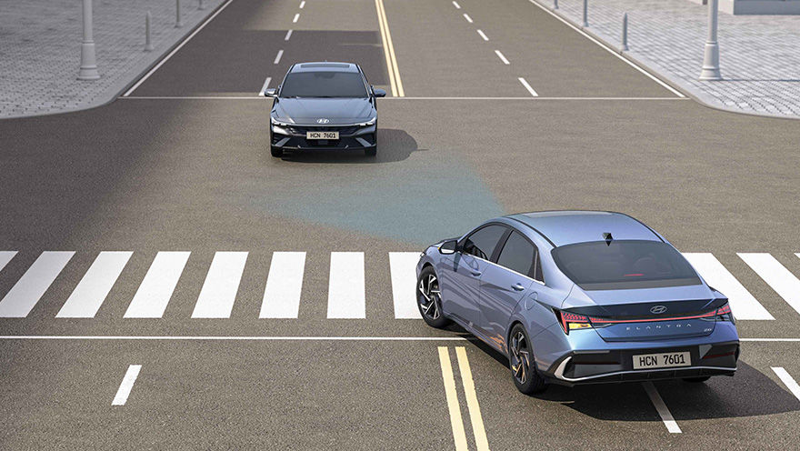 Hyundai Elantra - Forward Collision-Avoidance Assist (FCA)