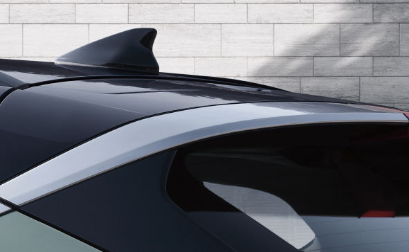 Hyundai Kona - Dual tone roof, sharp connecting chrome line