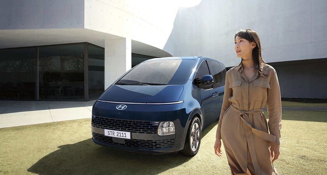 Hyundai Staria wagon exterior