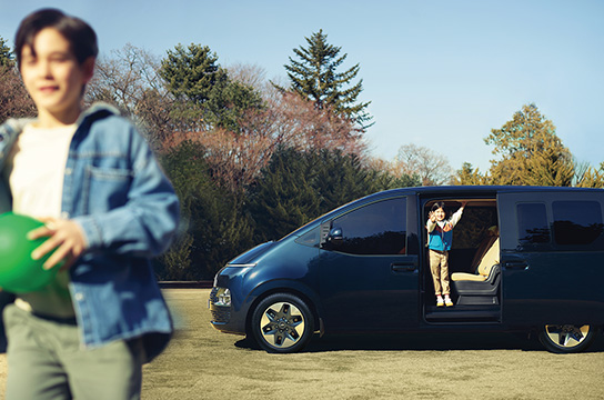 Hyundai Staria wagon interior
