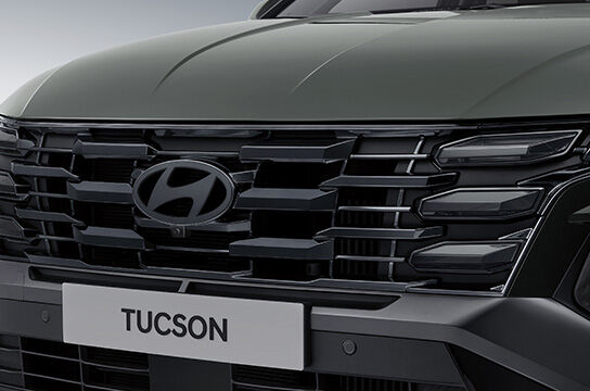 Hyundai Tucson - Dark Tinted Chrome Radiator Grille (Hidden Lighting DRL)
